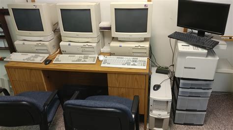 My Mini Late 90s/Early 2000s Computer Lab : r/retrobattlestations