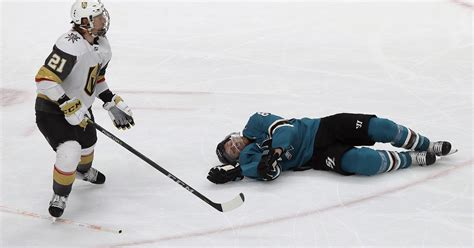 Sharks' Pavelski unlikely for Game 1 after scary injury