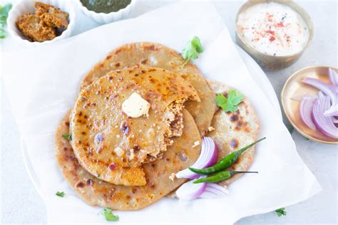 Paneer Paratha - Piping Pot Curry