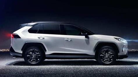 Fifth-gen Toyota RAV4 SUV: Why we need this Jeep Compass rival in India | HT Auto