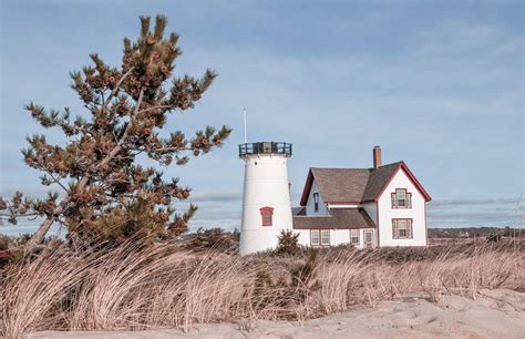 10 Best Cape Cod Lighthouses + How To Visit Them (2024) - New England Wanderlust