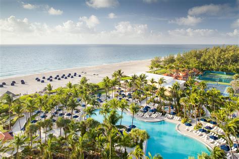 Beachfront Hotel Accommodations | Fort Lauderdale Marriott Harbor Beach