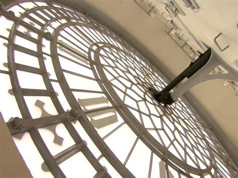 A rare look inside London's Big Ben - CBS News