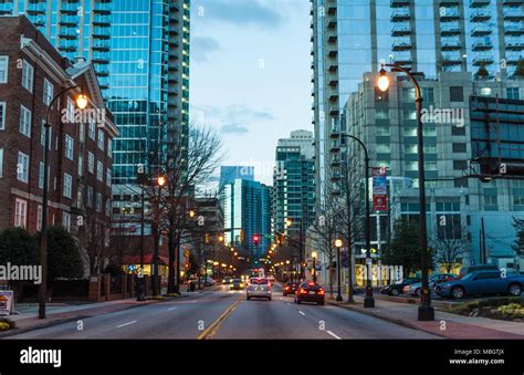 Peachtree street atlanta hi-res stock photography and images - Alamy