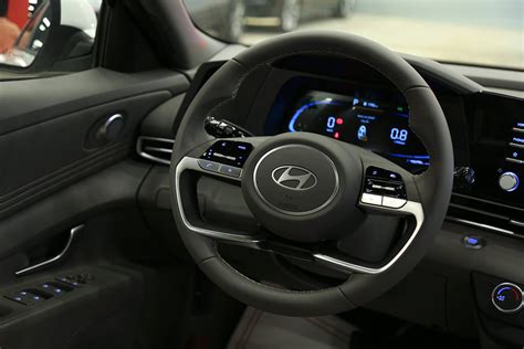 Saleh Group For Cars - HYUNDAI ELANTRA GLS Comfort 1.6L 2024