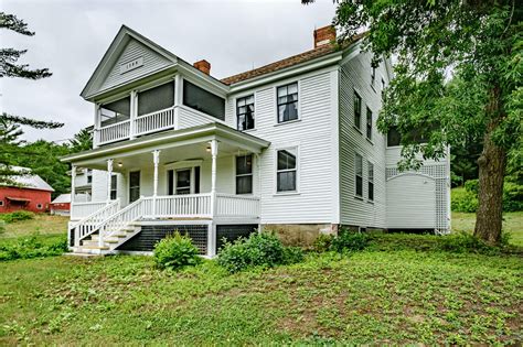 C.1788 Historic Farm House For Sale W/Barn And Outbuildings on 4 Acres Hanover ME $459,000. Off ...