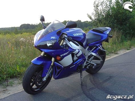 Zdjęcia: yamaha r1 01 - Yamaha R1 opis motocykla