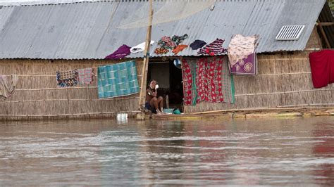 India Floods Kill at Least 21; About 800,000 Forced Out | Weather ...