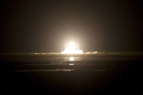 Gallery: SpaceX Dragon Launches on 1st Space Station Cargo Trip ...