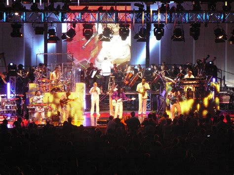 Model Life : More Earth, Wind & Fire Concert!