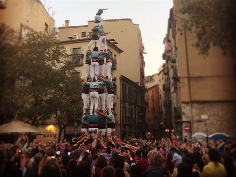 CATALAN CULTURE: CASTELLS OR HUMAN TOWERS - Corrine Harries