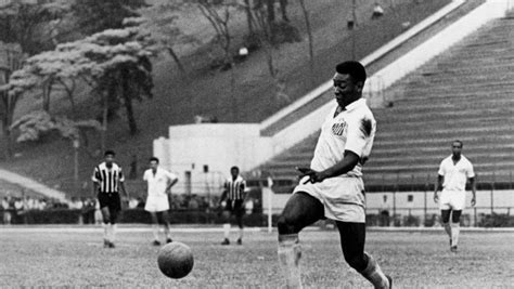 How Pele transformed football minnows Santos into a world great - CNA