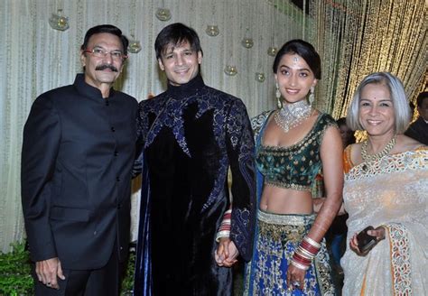 vivek oberoi family ~ TTrailers