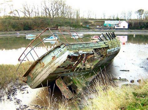 10 Abandoned Fishing Boats & Rusting Trawlers | Urban Ghosts