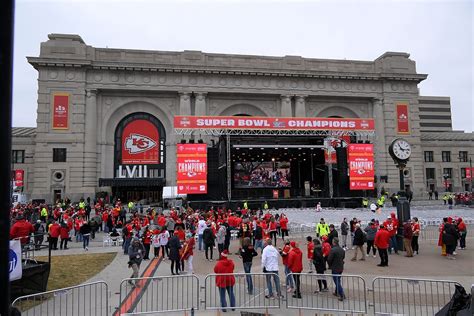 One Long Day - Covering the Super Bowl Parade - Reed Hoffmann