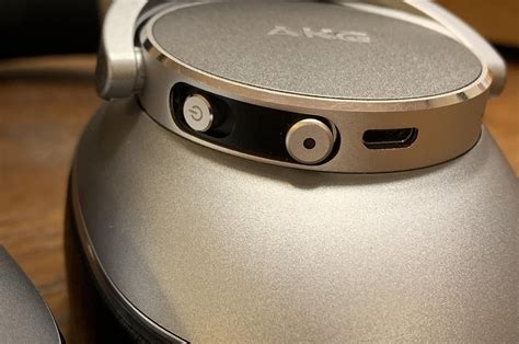 AKG N700NC Wireless headphone review: Finally, noise-cancelling ...