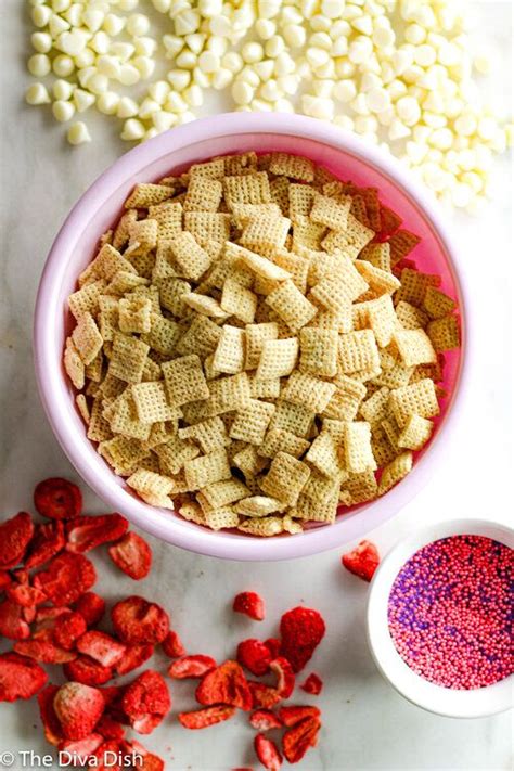 White Chocolate Strawberry Chex Mix — The Diva Dish in 2020 | Chex mix ...