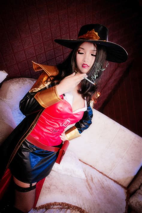 League of Legends - Lady Twisted Fate Cosplay by DoraMuso on DeviantArt