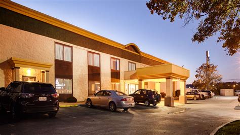 Best Western Huntington Mall Inn in Barboursville, WV - (304) 736-9...