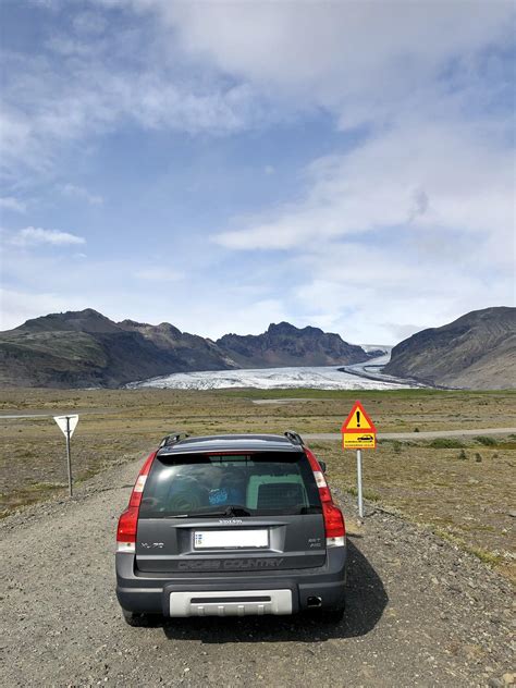 The perfect car for exploring Iceland : r/Volvo