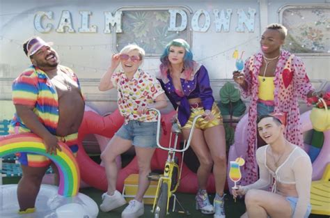 Taylor Swift’s ‘Friends & Neighbors’ BTS Video For ‘You Need To Calm ...