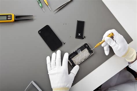 Should You Even Bother With iPhone or iPod Battery Replacement?