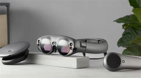 Apple VR headset may use Fluid filled lenses that can help users with ...