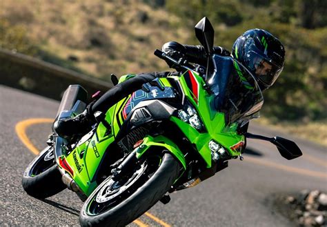 Kawasaki Ninja® 500 | Motorcycle | Approachable Power