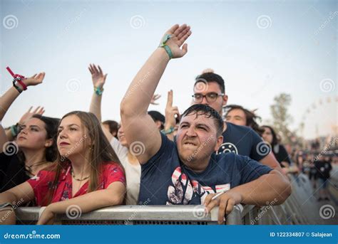 Cheerful Crowd of People at Concert Editorial Photography - Image of event, fans: 122334807