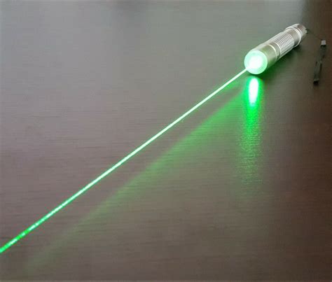 Powerful Green Laser Pointer 200mW Bright Strong 532nm Beam – Zeus Lasers