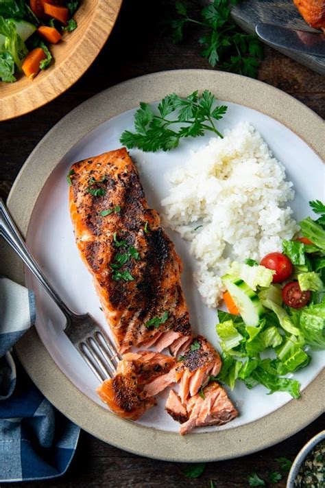 The Perfect 15-Minute Grilled Salmon - The Seasoned Mom