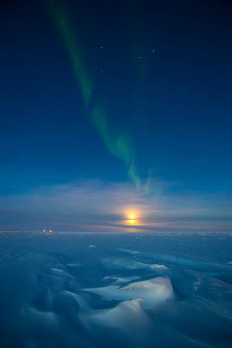 Southern lights over South Pole | Earth | EarthSky