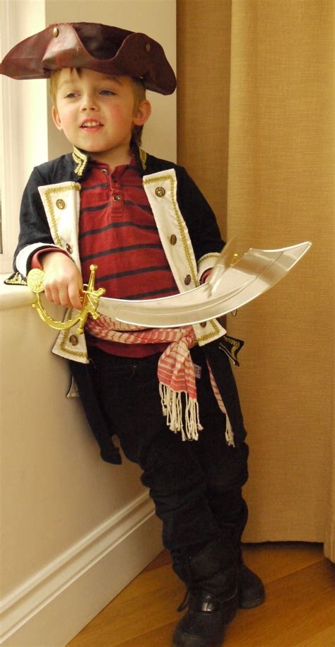 10 Attractive Homemade Pirate Costume Ideas For Kids 2024