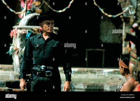 THE MAGNIFICENT SEVEN (1960) YUL BRYNNER MAGS 015 Stock Photo - Alamy