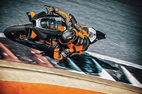 2023 KTM RC8C Guide • Total Motorcycle