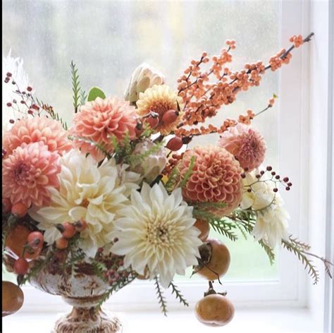 Bohemian centerpiece | Bohemian centerpieces, Floral arrangements, Floral