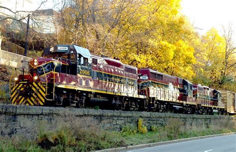 Admire The Spectacular Foliage On This Fall Train Ride In Massachusetts | Train rides, New ...
