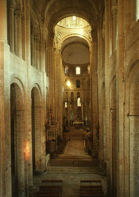 Abbaye Ste Foy à Conques Romanesque Art, Romanesque Architecture, Stone ...