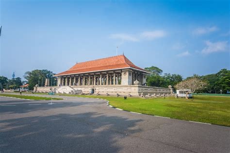 Premium Photo | Independence square at Colombo Sri Lanka