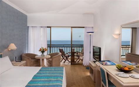 Coral Beach Hotel & Resort 5* - Paphos - Up to 70% off | Voyage Privé