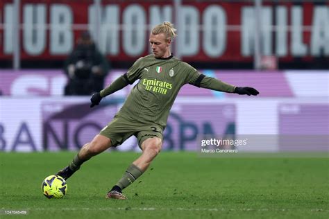 Simon Kjaer of Ac Milan in action during the Serie A football match ...