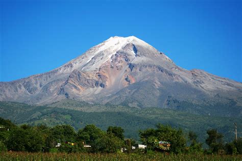 Fotos del volcán Pico de Orizaba, vista desde el pueblo de Atzitzintla, Puebla - Orizaba