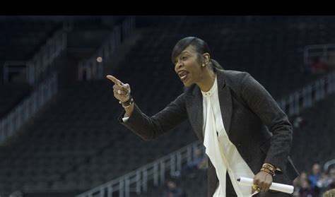 UVA Names Hall Of Famer Tina Thompson Its New Women's Basketball Coach ...