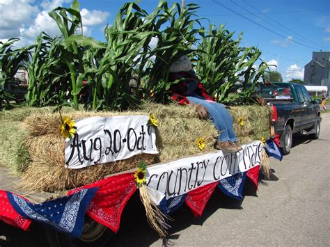 Farm Parade Float Ideas | Halloween parade float, Christmas parade ...