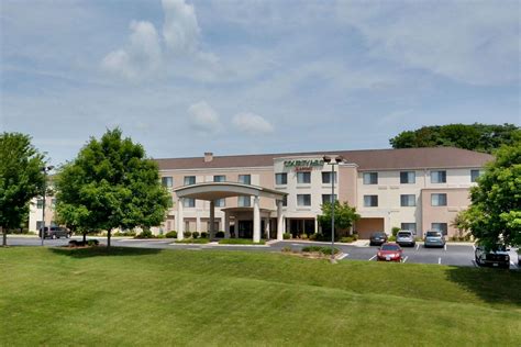 Courtyard by Marriott Danville- First Class Danville, VA Hotels- GDS Reservation Codes: Travel ...