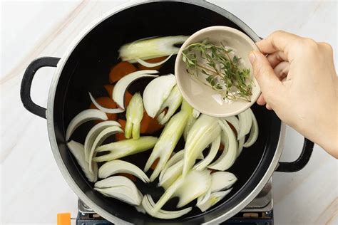 How Long to Boil Chicken for a Succulent and Flavorful Finish