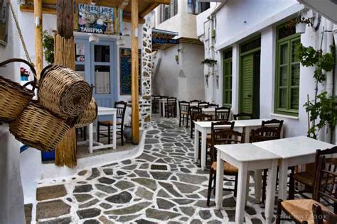 GREECE-NAXOS-CHORA-RESTAURANT - Sofia Adventures