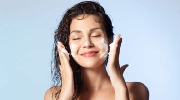 Cleanser vs face wash: Benefits and side effects – ThiraiSorgam