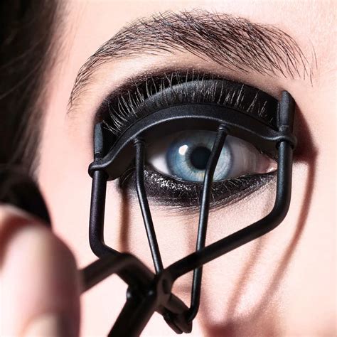 Relevee Lash Curler: The Ultimate Eyelash Curler for Short Lashes - The ...