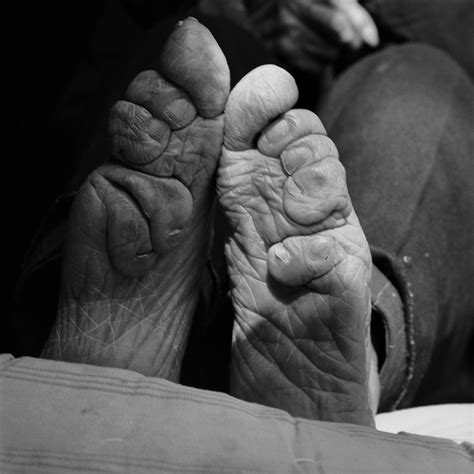 The photos of the last surviving Chinese women with bound feet | LifeGate